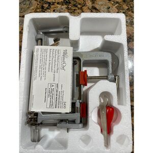 Pampered Chef Apple Peeler Corer Slicer – Original Box – Gently Used